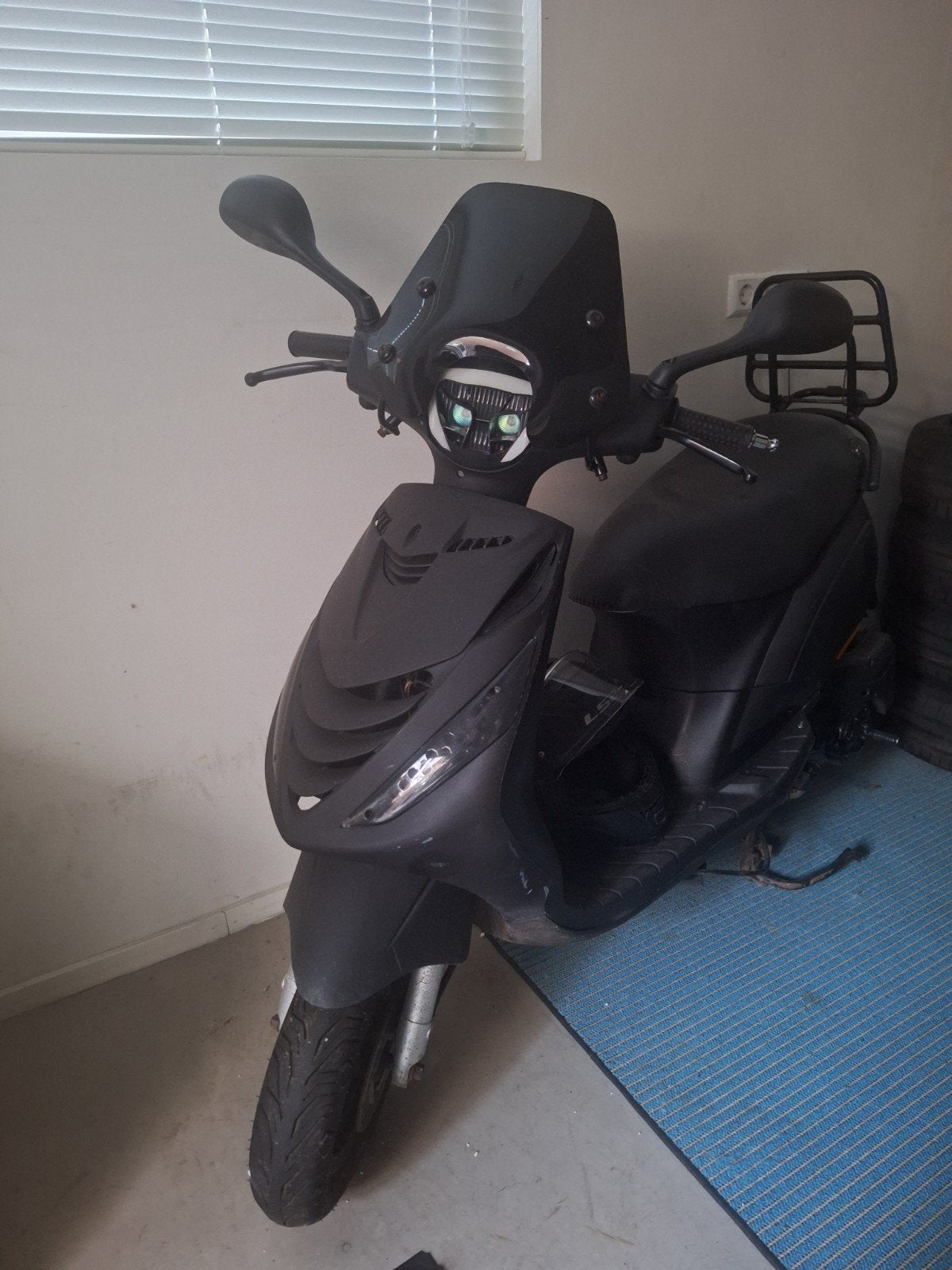 Piaggio Zip Scooter - Mat Zwart, Inclusief Windscherm, Fietsen en Brommers, Scooters | Piaggio, Ophalen, Benzine, Zip