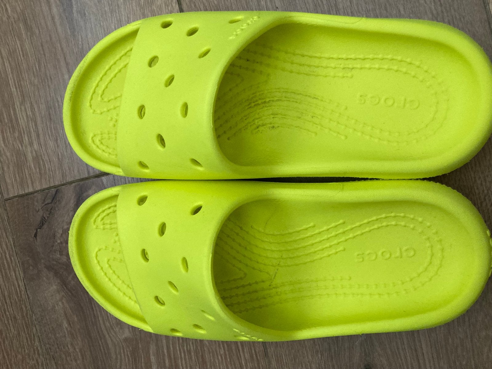 Slippers crocs, Ophalen of Verzenden, Gebruikt, Jongen of Meisje, Overige typen