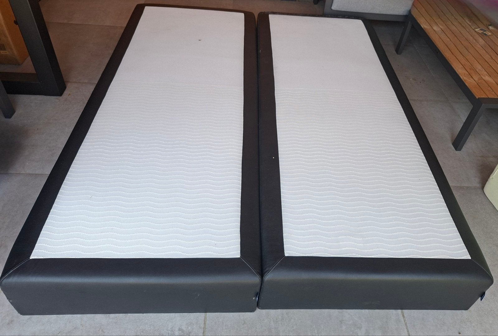 2 persoonsboxspring evt.met hoofdbord (hoofdbord beschadigd), Ophalen, Gebruikt, Zwart, Tweepersoons