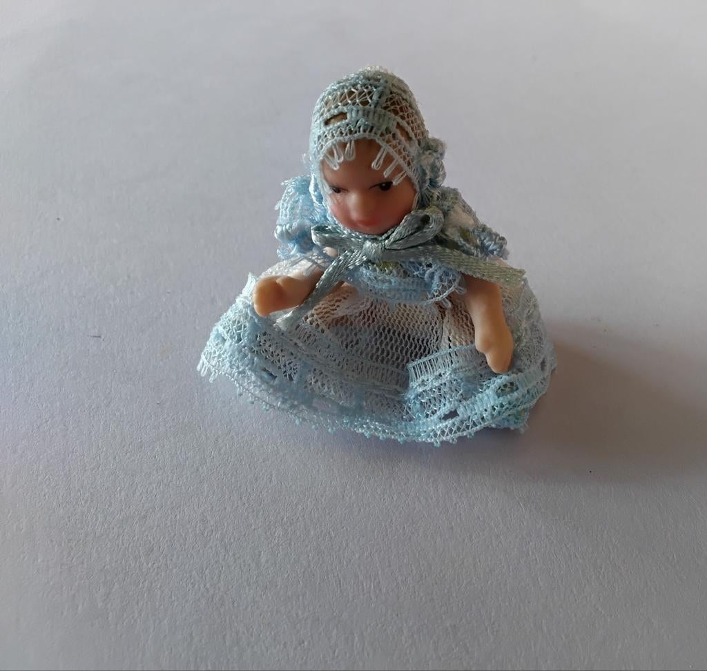Lief klein popje 1:12, Ophalen of Verzenden, Zo goed als nieuw, Poppenhuis