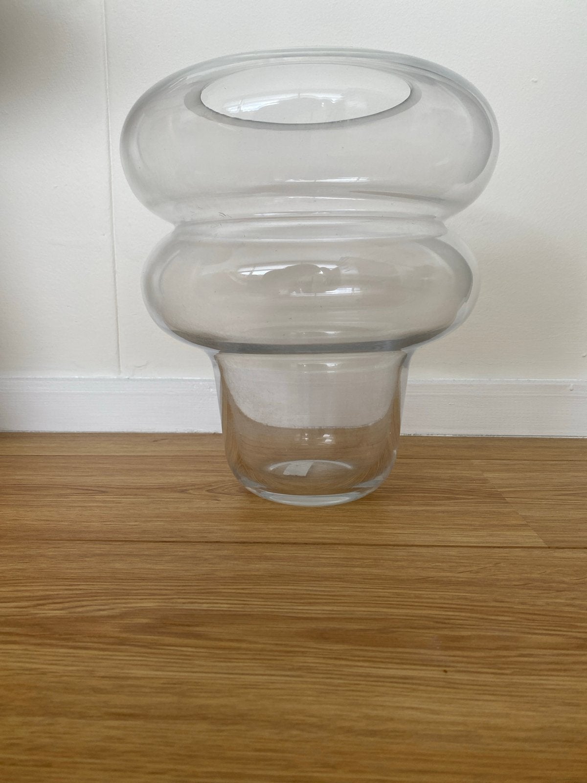 H&M Home glazen vaas 30 cm, Huis en Inrichting, Woonaccessoires | Vazen, Overige kleuren, Ophalen of Verzenden, Minder dan 50 cm