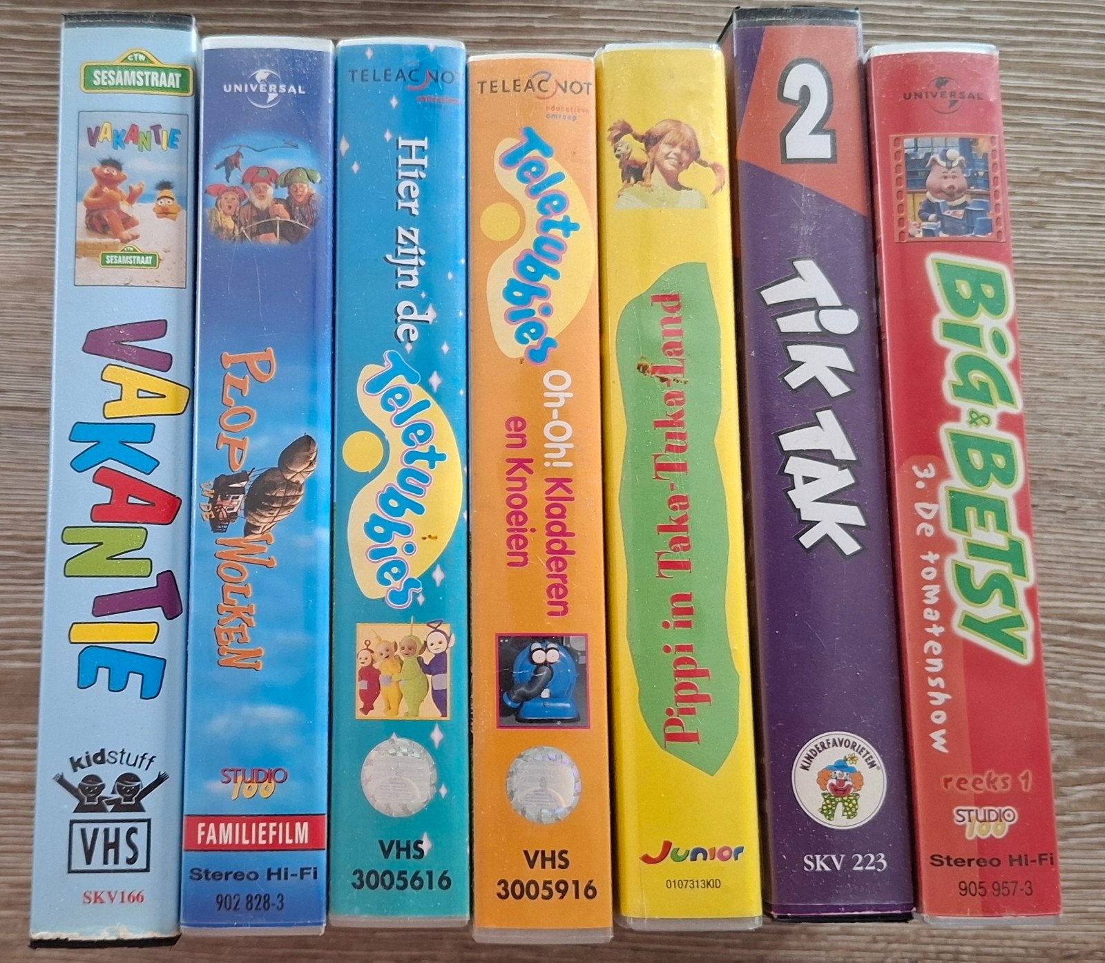 7 videobanden VHS - Sesamstraat, Teletubbies, Pippi, Tik Tak, Cd's en Dvd's, Alle leeftijden, Ophalen of Verzenden, Gebruikt, Kinderfilm