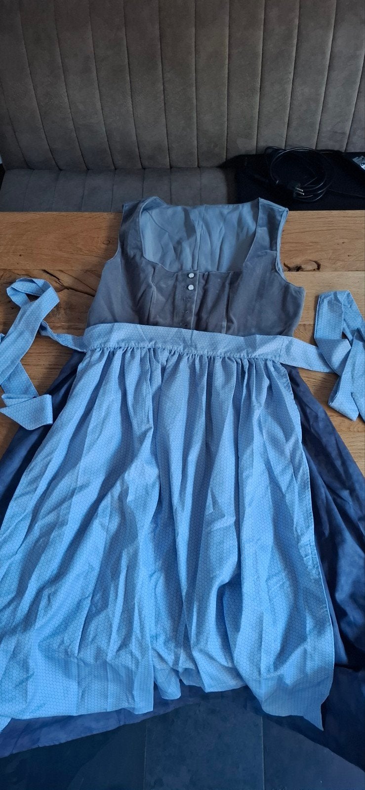 Dirndl jurk en schoenen - Maat M, Maat 38/40 (M), Blauw, Ophalen of Verzenden, Onder de knie