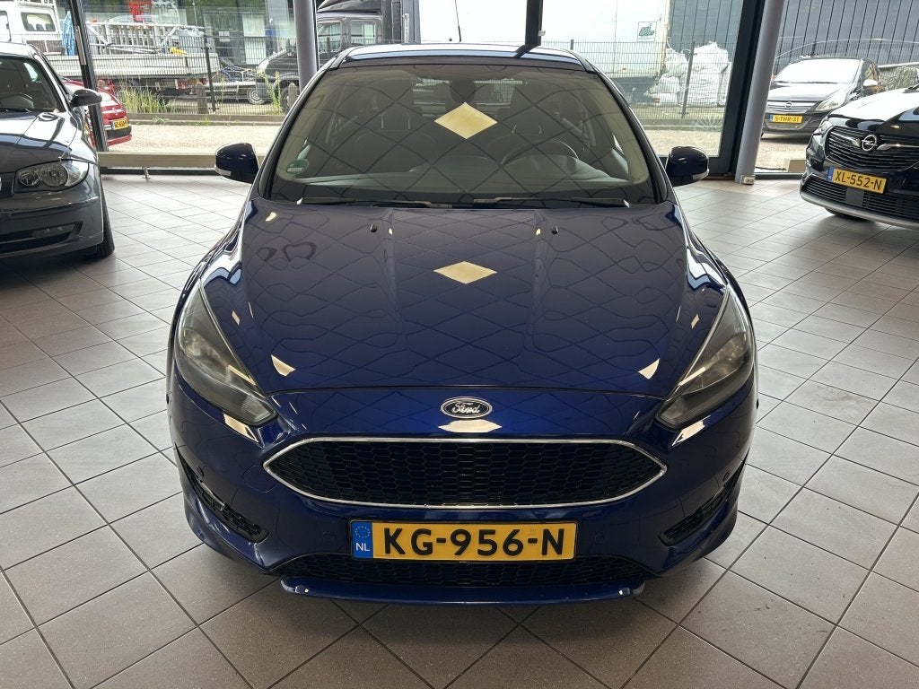 Ford Focus 1.0 Titanium Achteruit rij cam NW APK BJ 2016 !, 125 pk, Gebruikt, Euro 6, Blauw