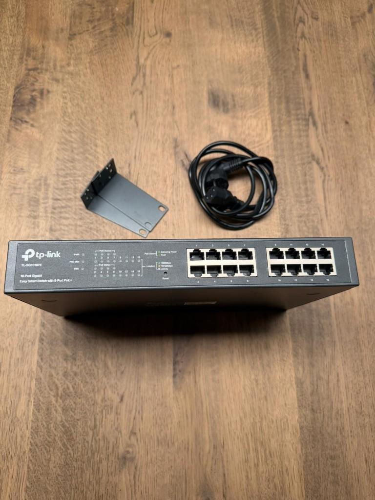 TP-Link TL-SG1016PE - Netwerkswitch - Smart Switch - PoE, Computers en Software, Netwerk switches, Zo goed als nieuw, Ophalen