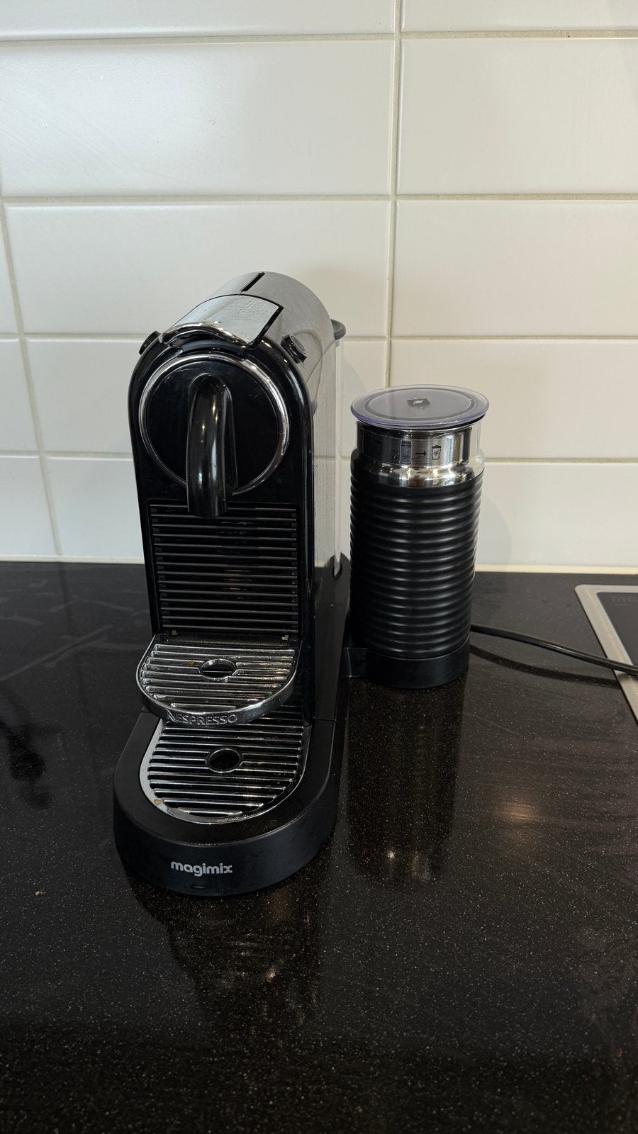 Nespresso Magimix Koffiezetapparaat met Melkopschuimer, Witgoed en Apparatuur, Koffiezetapparaten, Gebruikt, Espresso apparaat