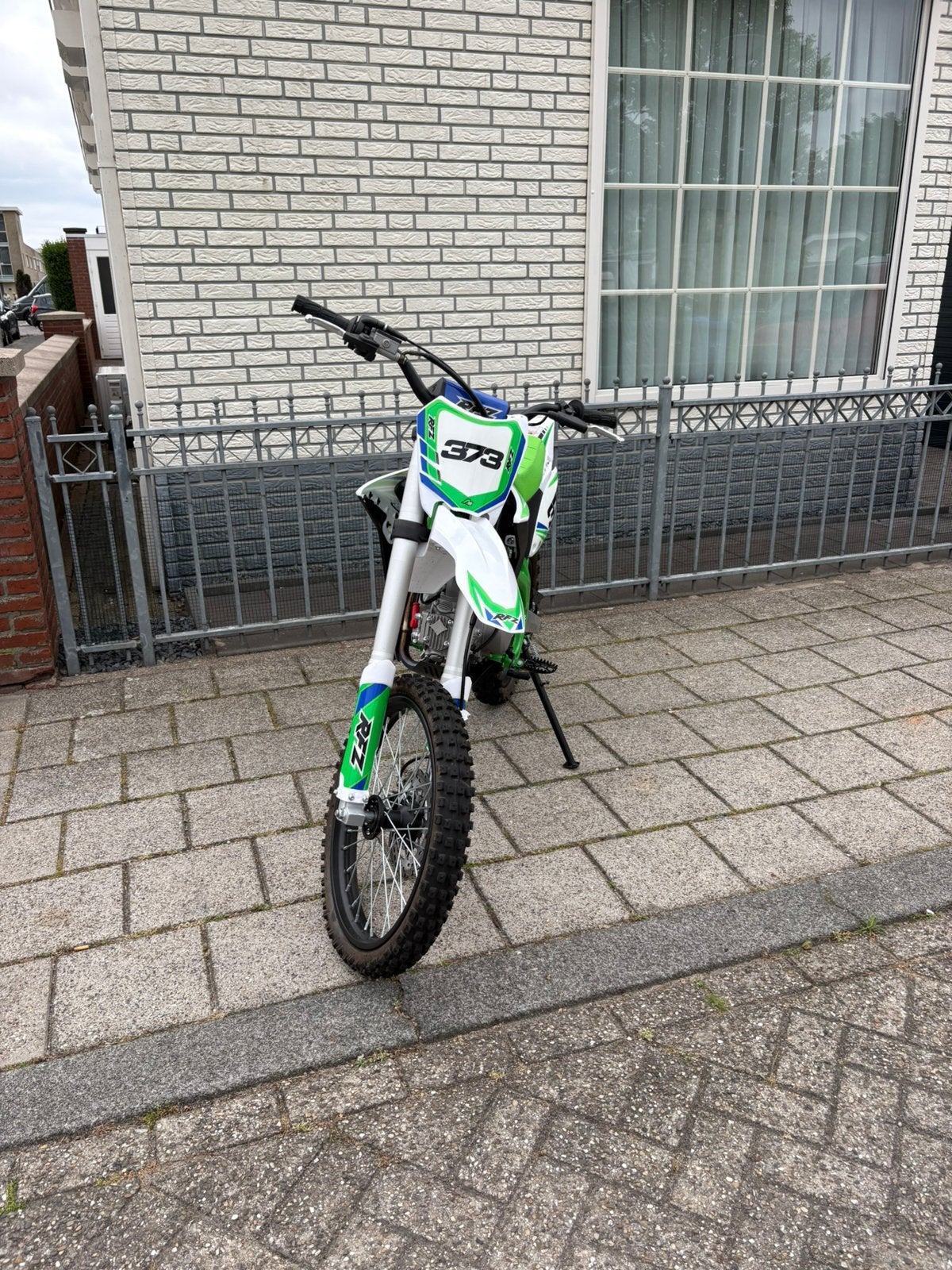 Pit bike rfz 140cc, Fietsen en Brommers, Ophalen of Verzenden, Zo goed als nieuw, Overige merken