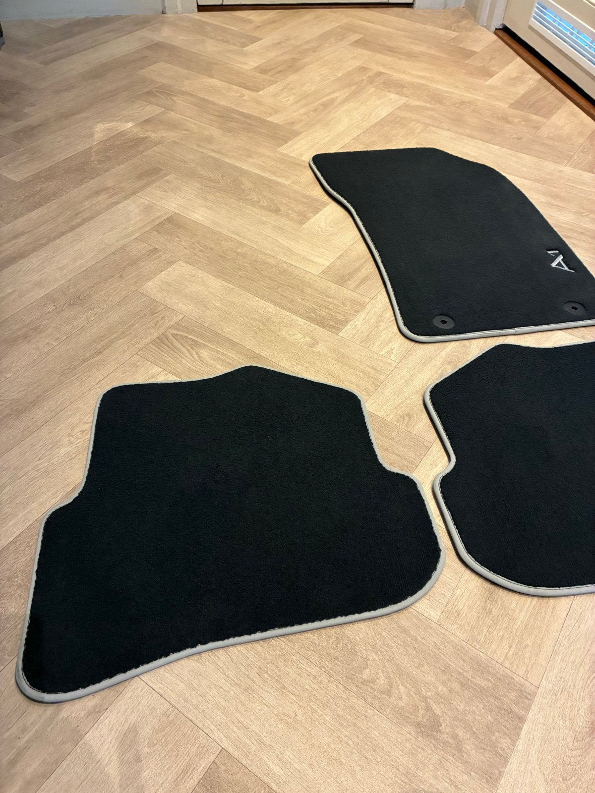 Audi Premium Velours Mattenset Audi A1/S1 (vanaf 2011), Ophalen of Verzenden, Zo goed als nieuw