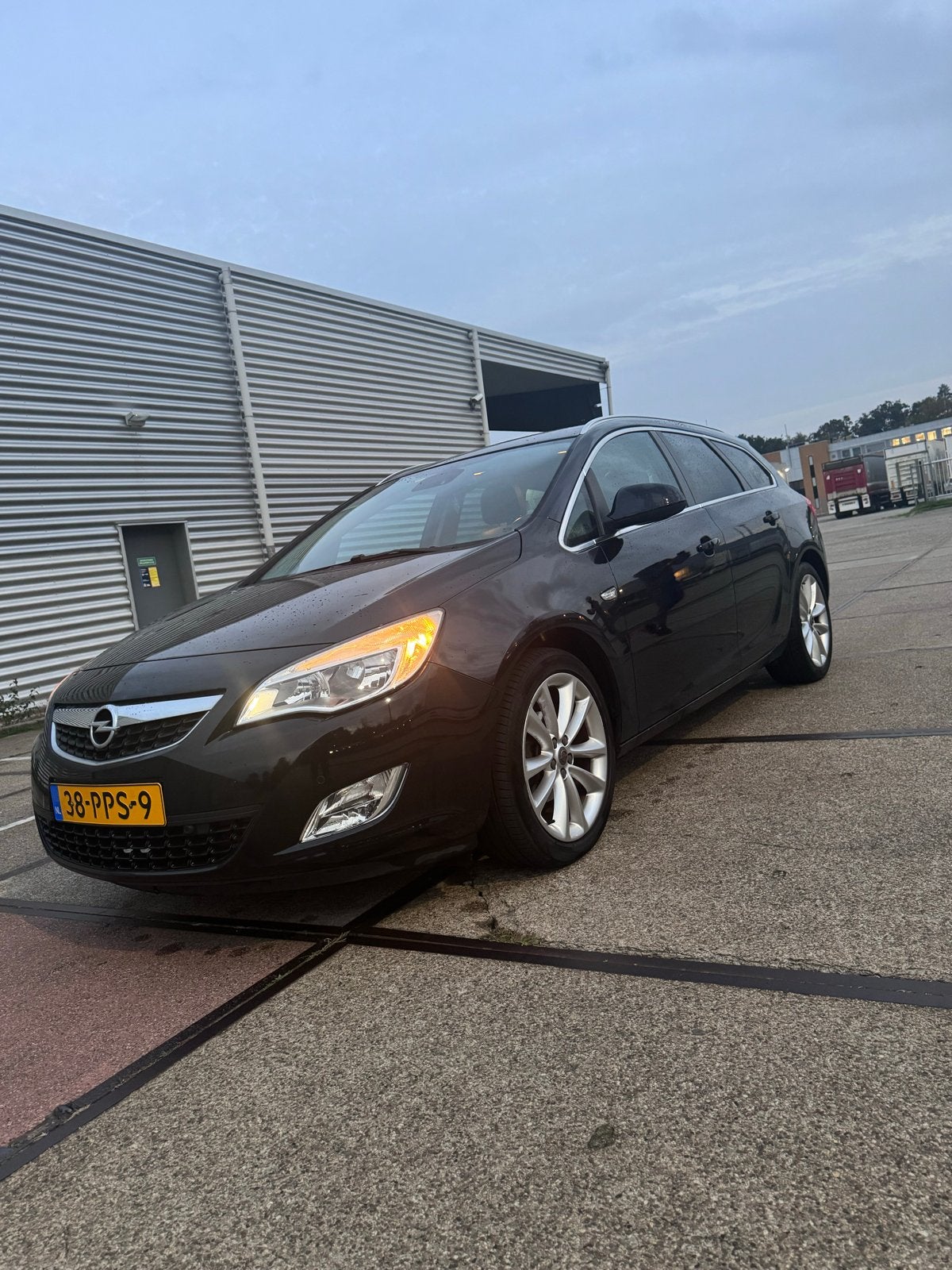 Opel Astra 1.4 Turbo 88KW Sports Tourer 2011 Zwart, Auto's, Voorwielaandrijving, 4 cilinders, 1337 kg, Zwart