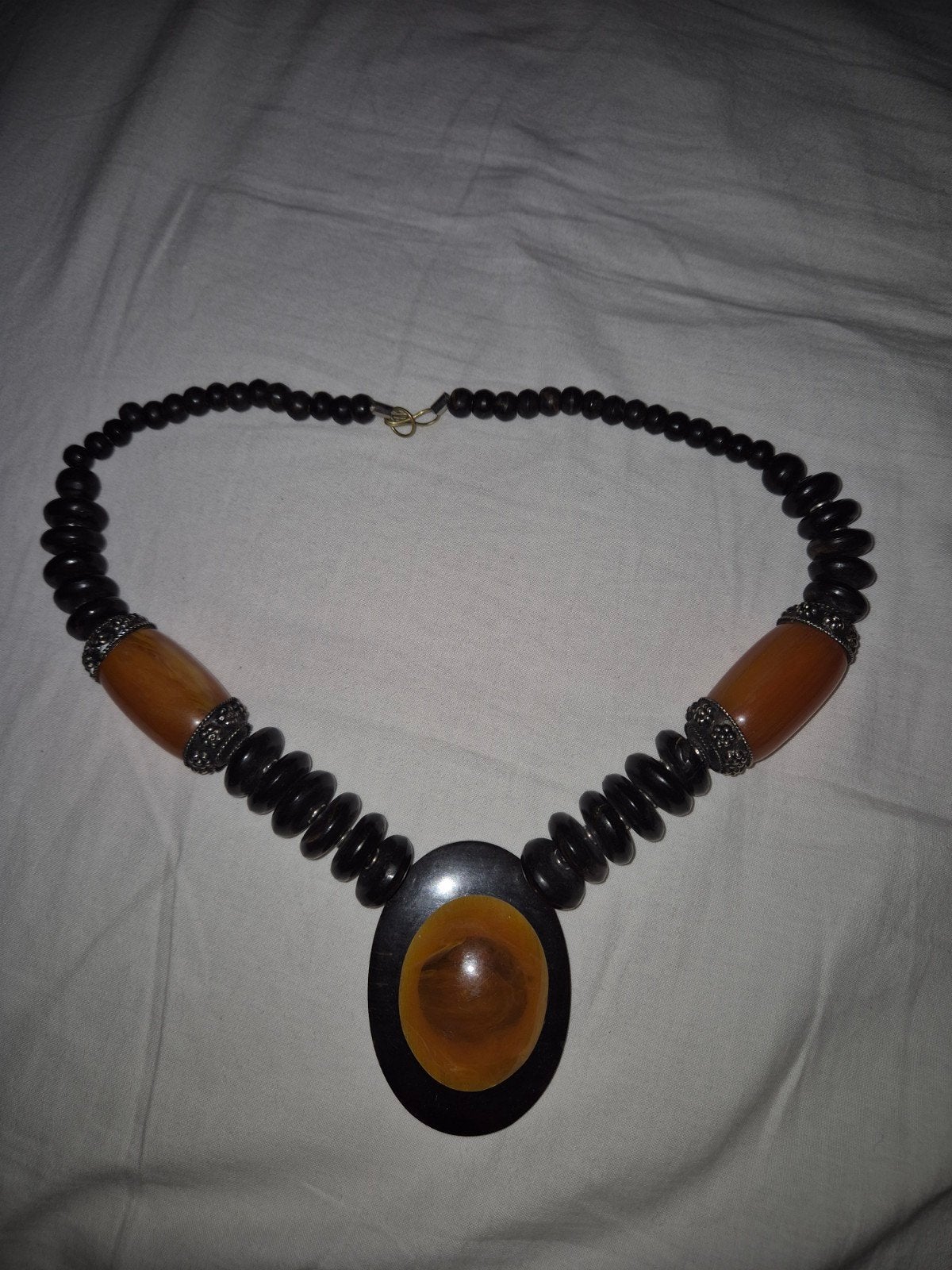Vintage Berber Amazigh ketting met ebbenhout, zilver en barn, Sieraden, Tassen en Uiterlijk, Overige materialen, Gebruikt, Zwart