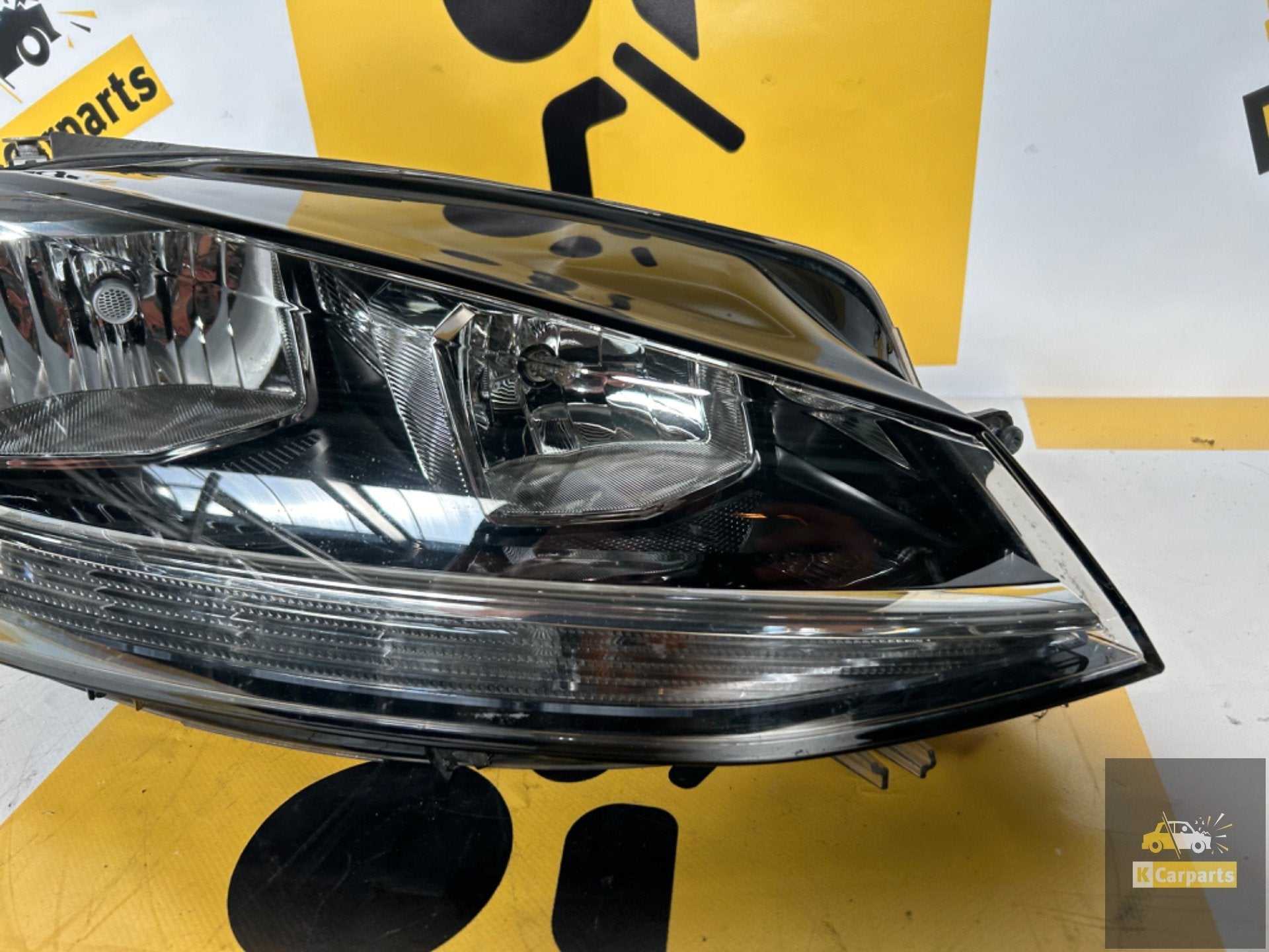 VW Golf 7 Facelift Halogeen LED Koplamp Rechts 5G1941006D, Auto-onderdelen, Verlichting, Gebruikt, Volkswagen, Volkswagen AG, Berliner Ring 2
38440  Wolfsburg, DE