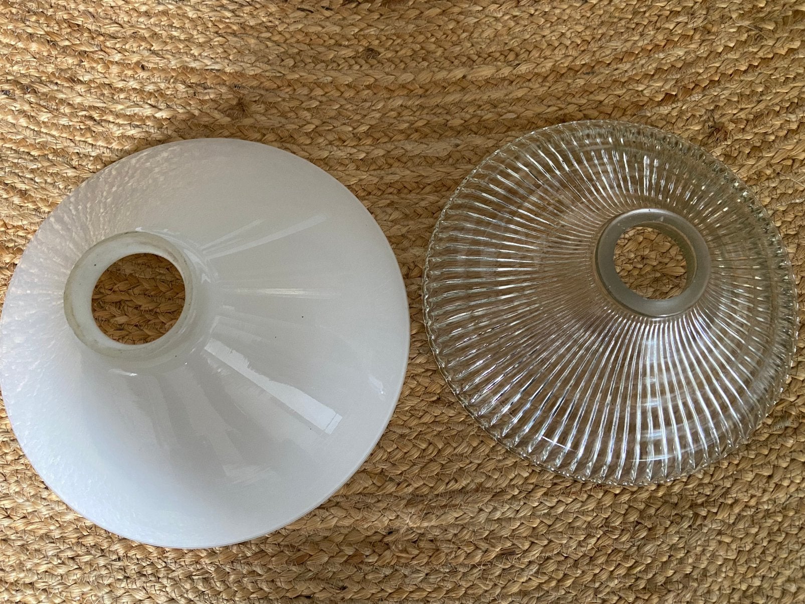 Te koop: melkglazen kapje en glazen kapje, Ophalen of Verzenden, Zo goed als nieuw