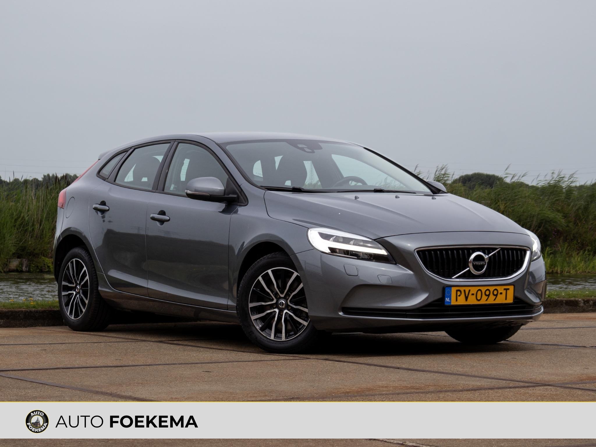 Volvo V40 1.5 T2 Nordic+ LED Navi Stoelverwarming, Euro 6, 4 cilinders, 700 kg, Leder en Stof