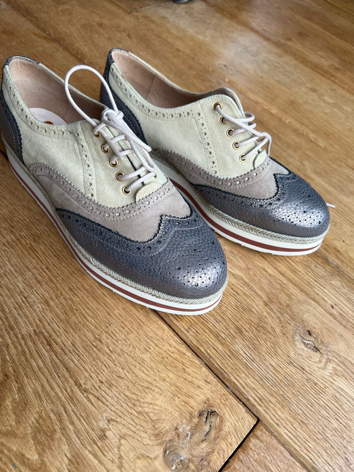 Kanna Brogues Maat 38 - Zo goed als nieuw, Ophalen of Verzenden, Zo goed als nieuw, Beige, Schoenen met lage hakken