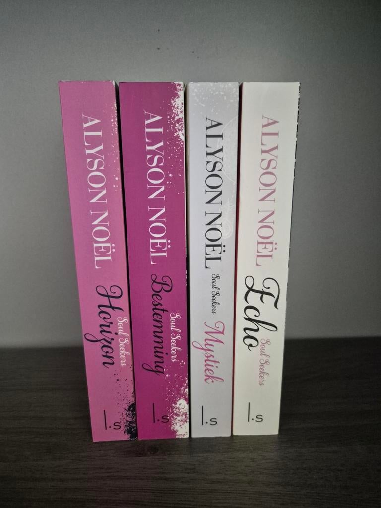 Boeken serie Alyson Noël - Soul Seekers (4 delen), Ophalen of Verzenden, Gelezen, Alyson Noël, Nederland