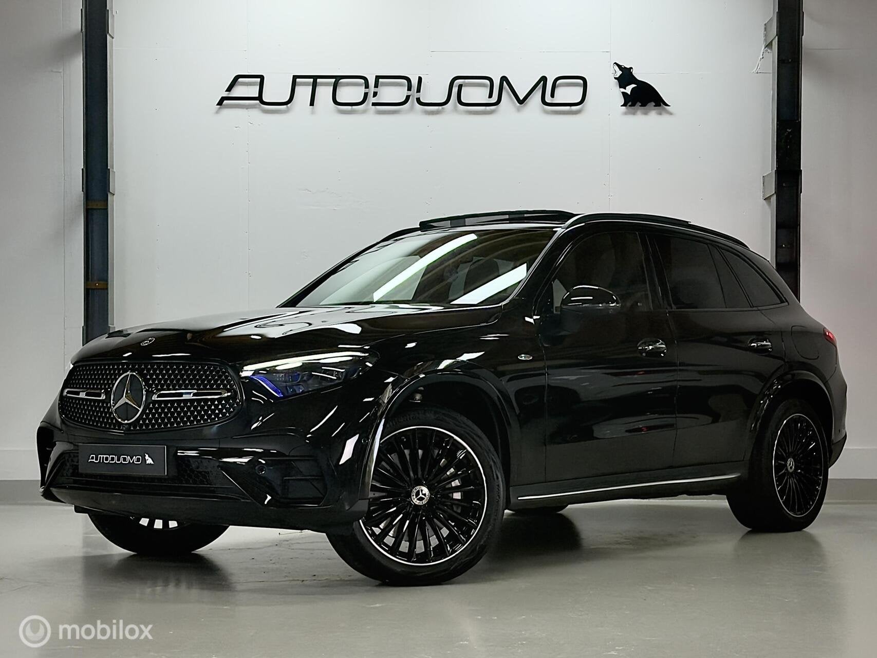Mercedes GLC-klasse 300e 4MATIC AMG | Pano | Burmester | MAT, Auto's, Automaat, Dealer onderhouden, Gebruikt, 2000 kg