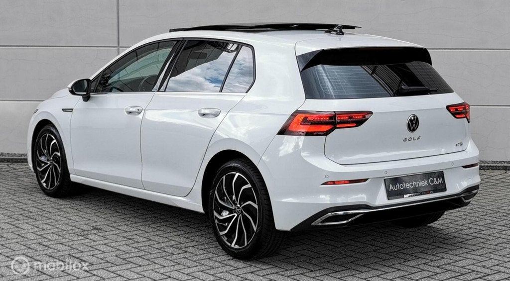 Volkswagen Golf 1.5 TSI 150PK/DSG/ACC/DCC/PANO/IQLIGHT/NAVI/, 1498 cc, Zwart, 4 cilinders, Alcantara