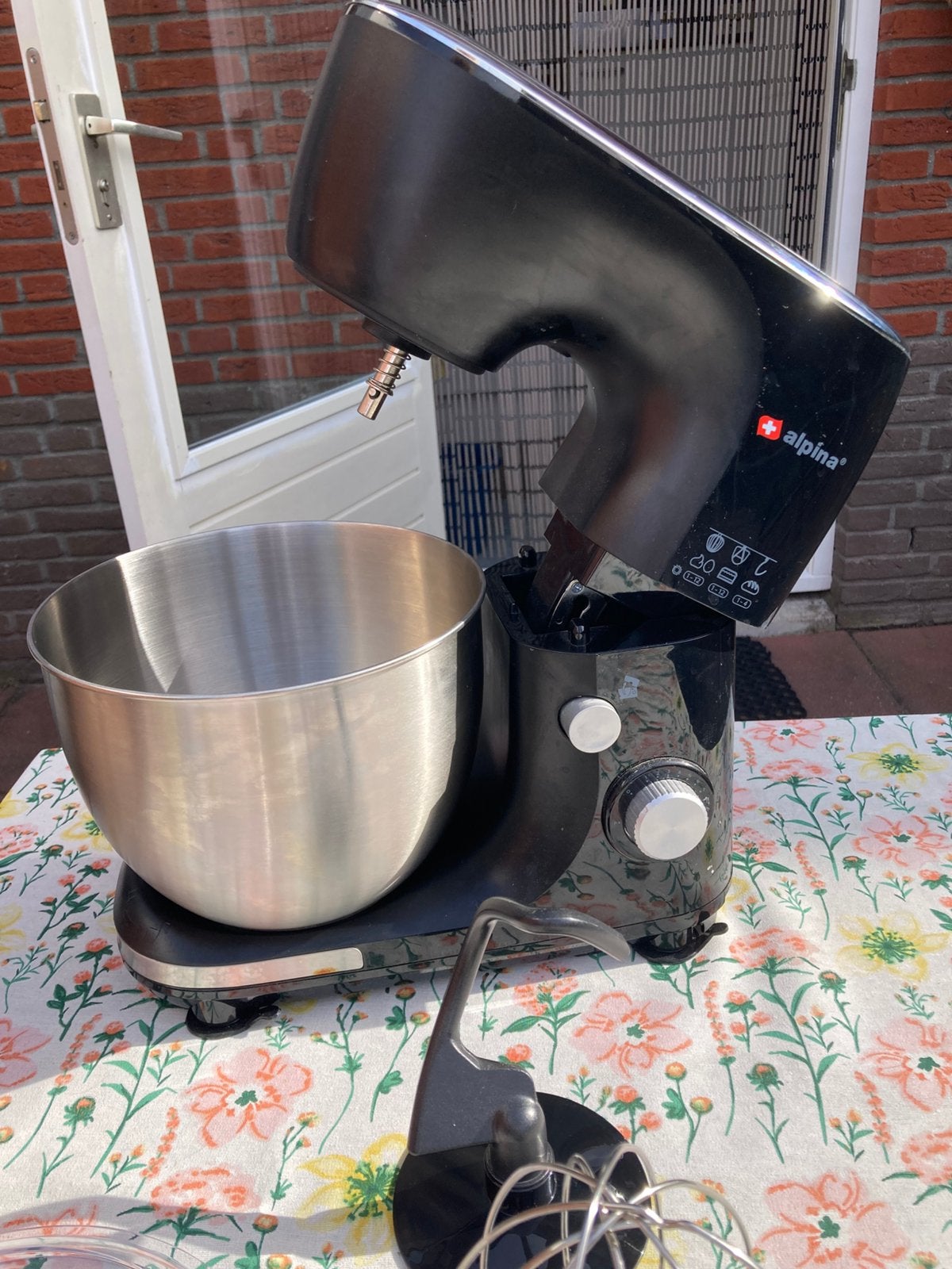 Keukenmachine Alpina zwart met toebehoren, 3 tot 4 liter, Ophalen, Zo goed als nieuw, 3 snelheden of meer