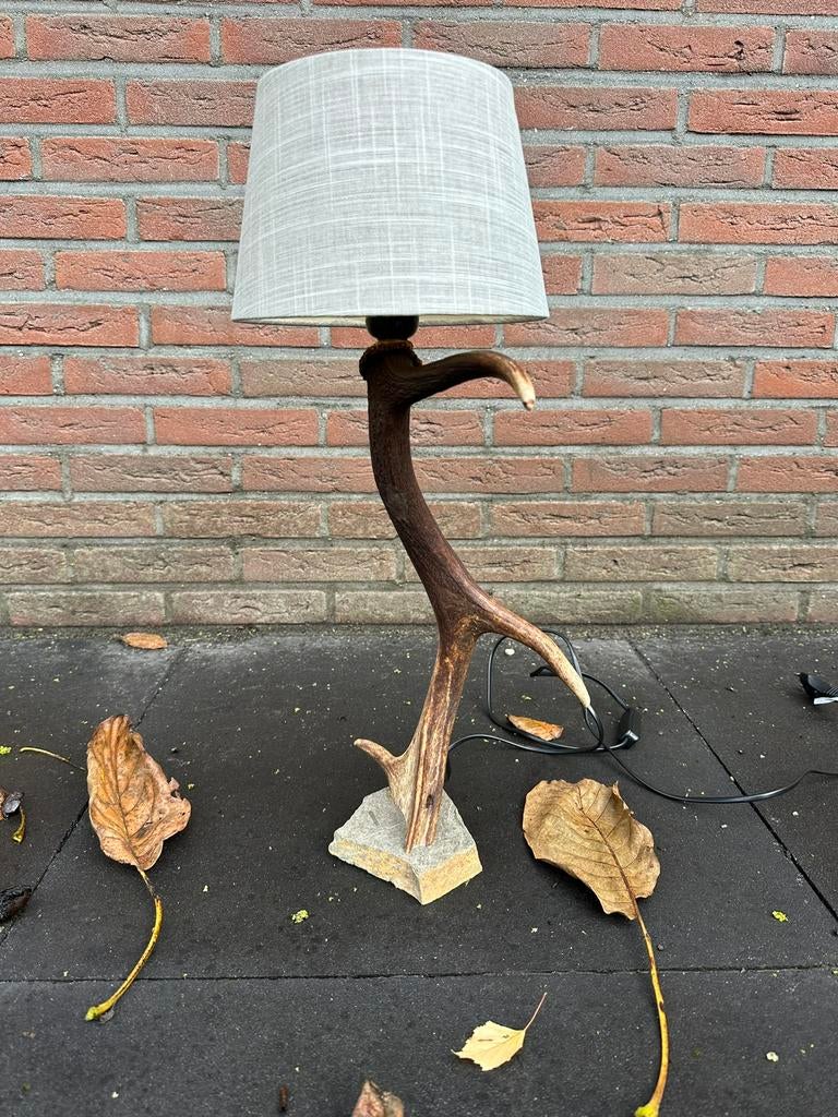 Geweilamp.schemerlamp.geweien.edelhert.damhert.tafellamp., Ophalen of Verzenden, Nieuw, Minder dan 50 cm