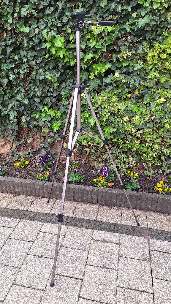 Lichtgewicht inklapbaar statief, Audio, Tv en Foto, Fotografie | Statieven en Balhoofden, Ophalen, Gebruikt, Driepoot, 150 tot 175 cm