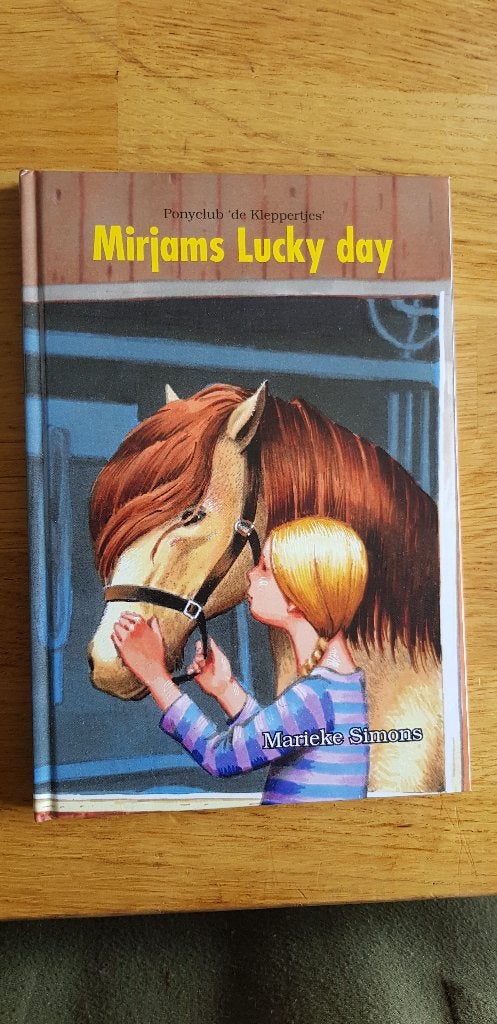 Ponyclub de kleppertjes Mirjams lucky day. Marieke Simons, Ophalen, Zo goed als nieuw, Marieke Simons