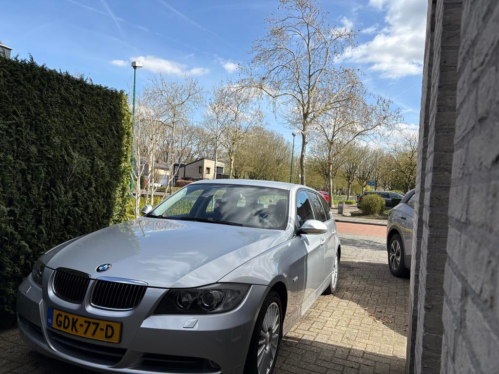 BMW 330i Touring E91 2006 Zilver, Auto's, Automaat, Achterwielaandrijving, Zwart, 258 pk