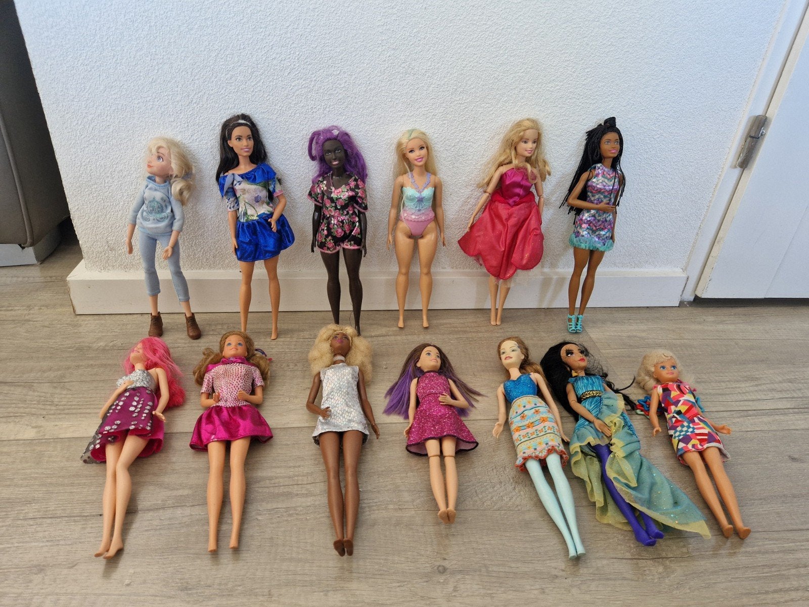 13 barbie poppen mattel hasbro disney kelly ballerina curvy, Kinderen en Baby's, Speelgoed | Poppen, Ophalen of Verzenden, Zo goed als nieuw