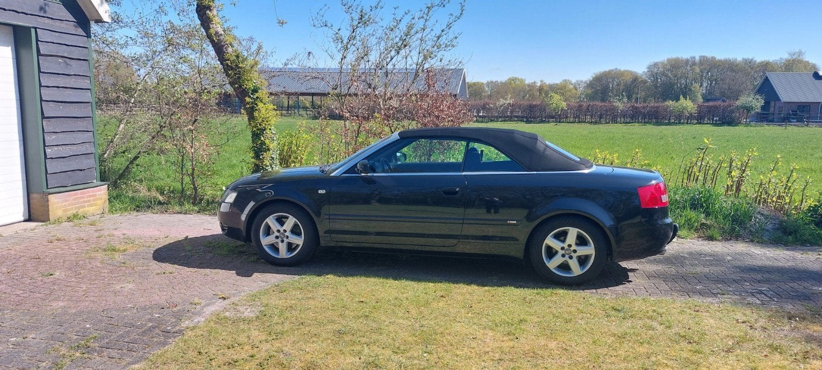 Audi A4 2.4 V6 125KW Cabrio 2002 Zwart, Auto's, Audi, Voorwielaandrijving, Zwart, Cabriolet, 4 stoelen