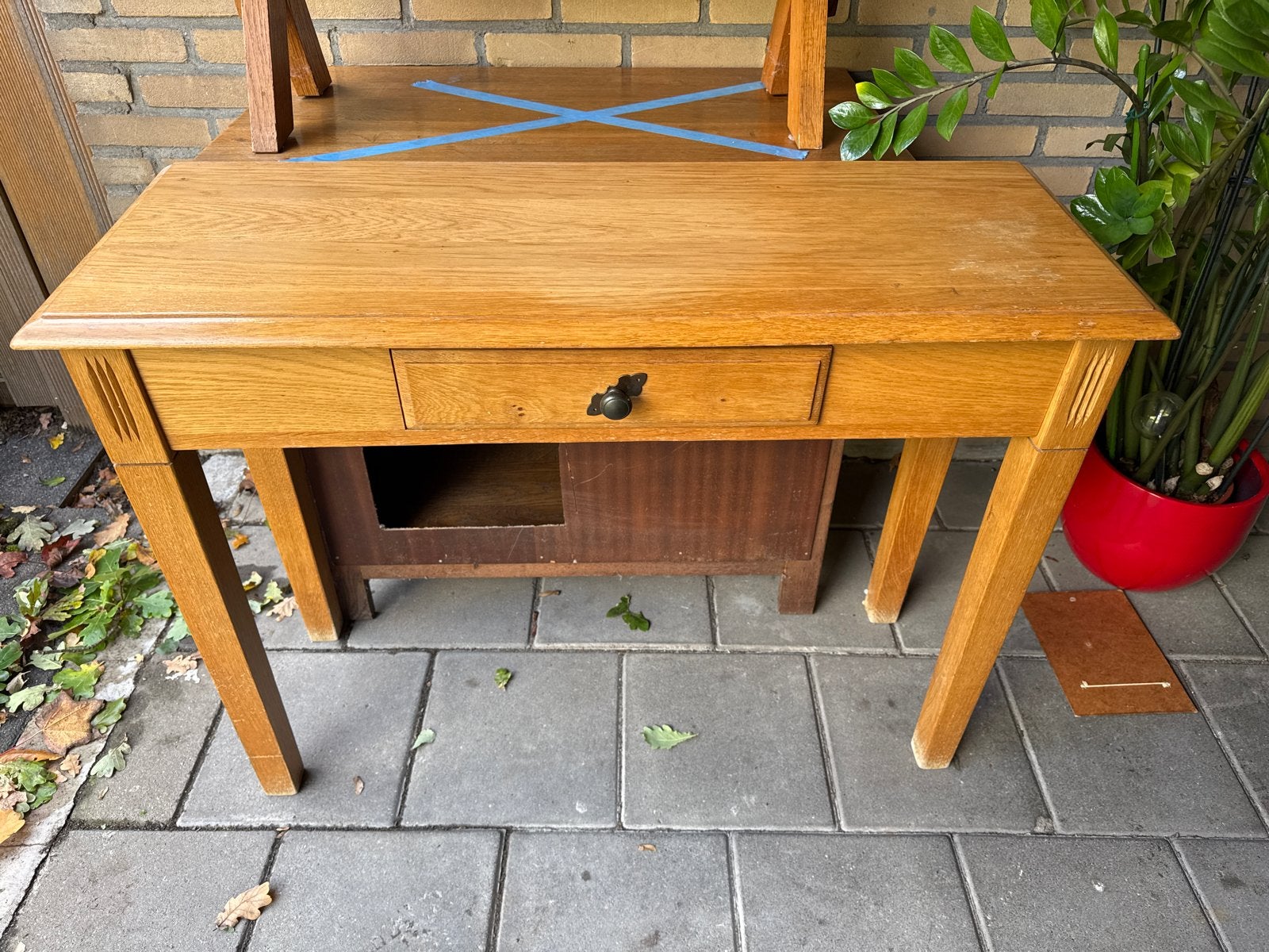 Vintage houten bijzettafel met lade, Ophalen