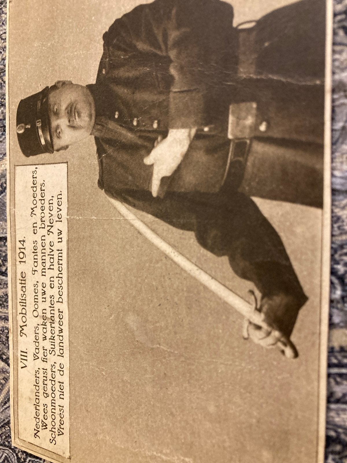 Oude Ansichtkaart Mobilisatie 1914 Soldaat met Sabel, Verzamelen, Gebruikt, Ophalen of Verzenden, Voor 1940, Prent