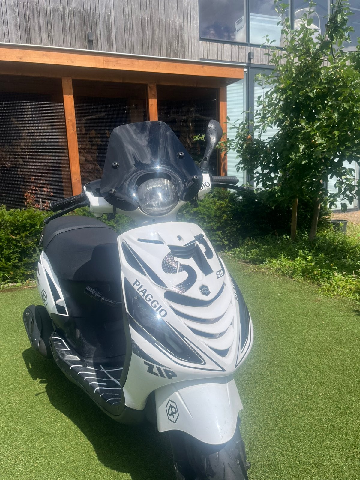 Zip, Fietsen en Brommers, Scooters | Piaggio, Ophalen of Verzenden, Zo goed als nieuw, Benzine, Zip
