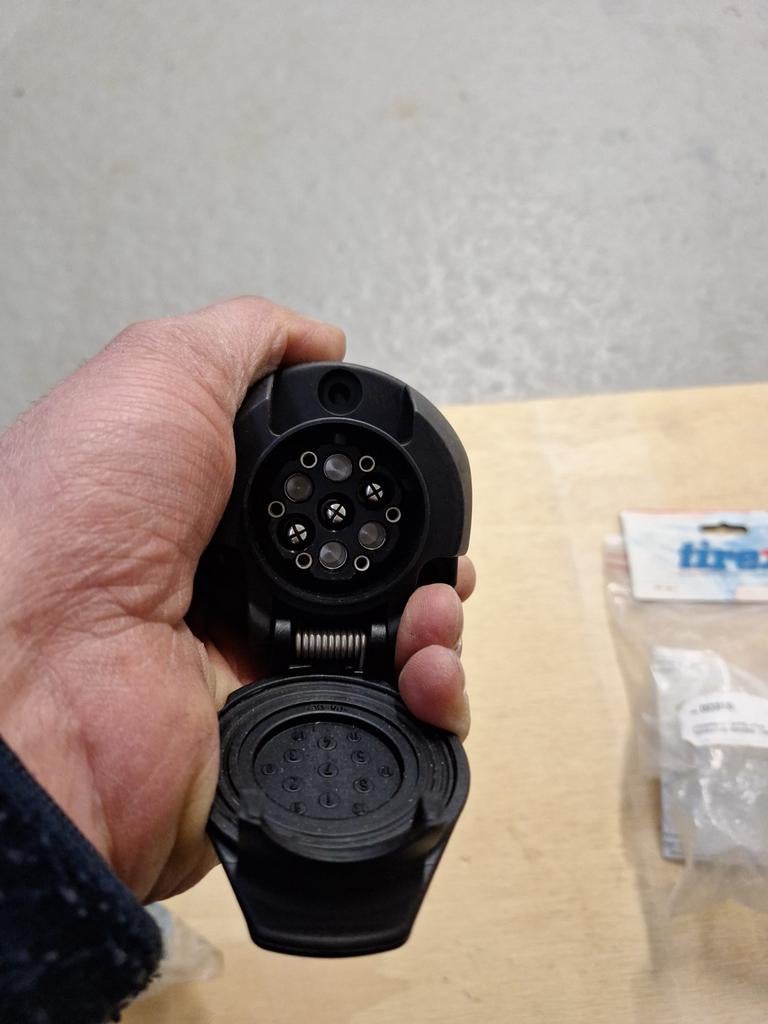 13-polige stekkerdoos trekhaak NIEUW Tirex, Ophalen of Verzenden, Nieuw