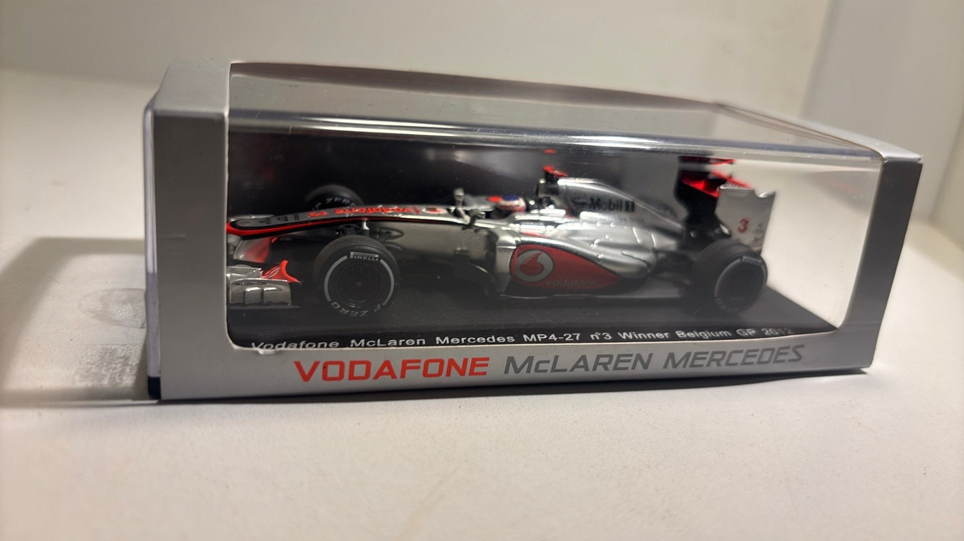 F1 McLaren mercedes mp4/27 Vodafone jenson button spark 1.43, Overige merken, Auto, Ophalen of Verzenden, A