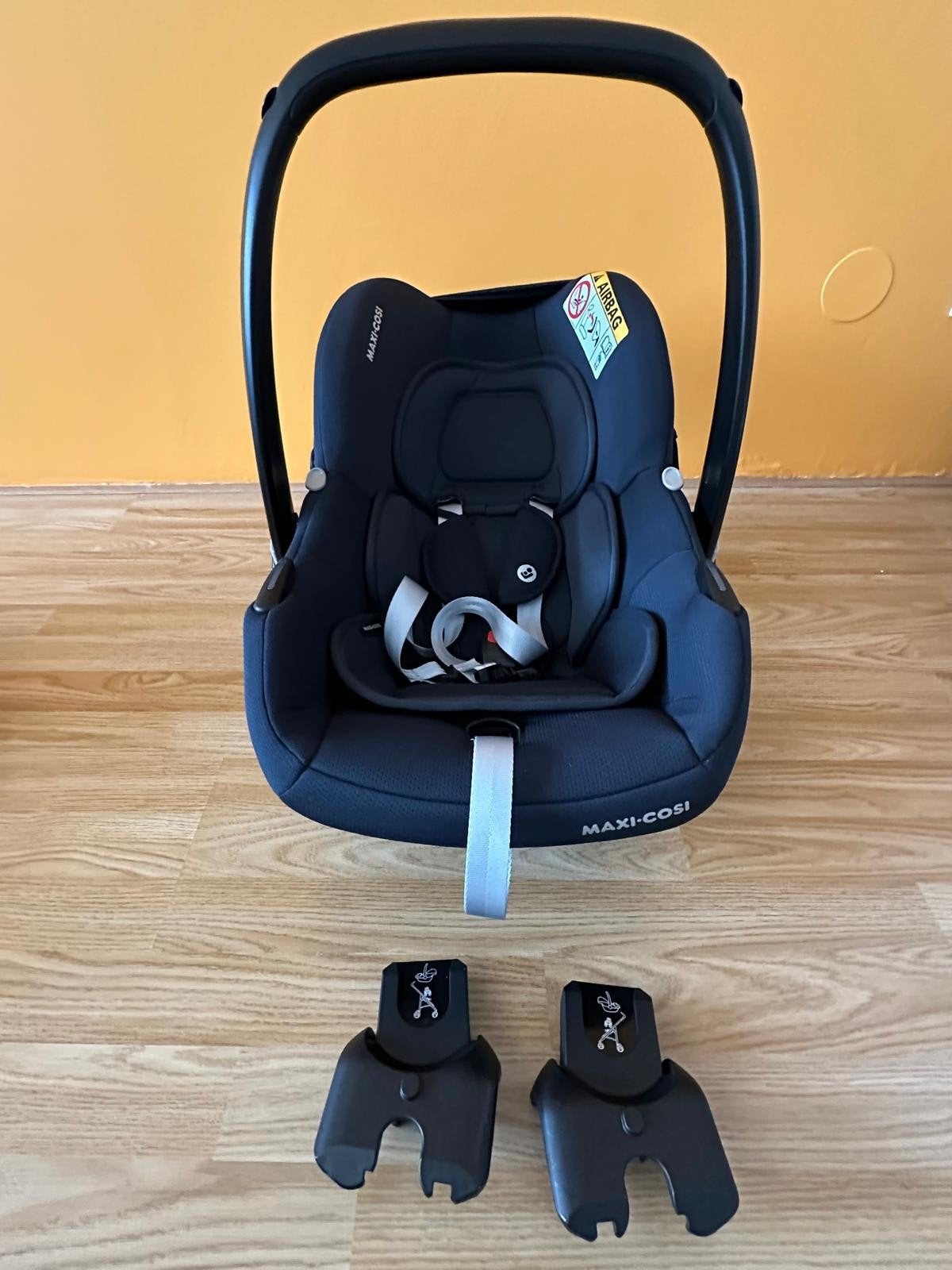 Maxi-Cosi autostoel 0-13 kg met adapters, Autogordel, Zo goed als nieuw, 0 t/m 13 kg, Maxi-Cosi