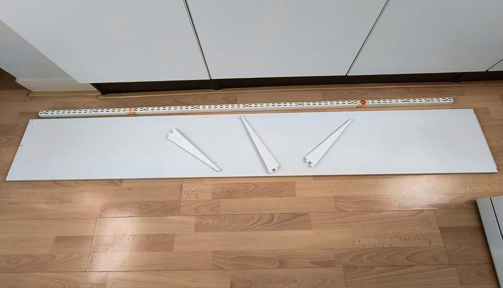 Wandrek systeem: 5 planken, 3 rails, 15 dragers, schroeven, Ophalen, Gebruikt