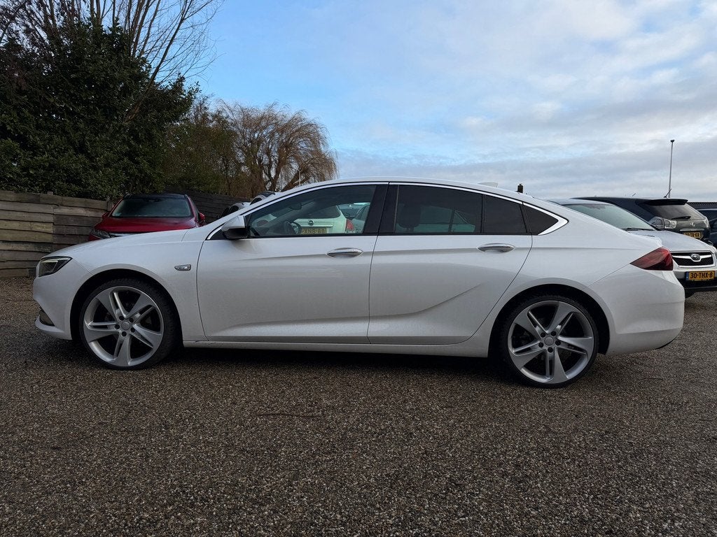 Opel Insignia Grand Sport 1.5 Turbo Innovation Leer Camera 2, Gebruikt, 4 cilinders, 700 kg, Wit