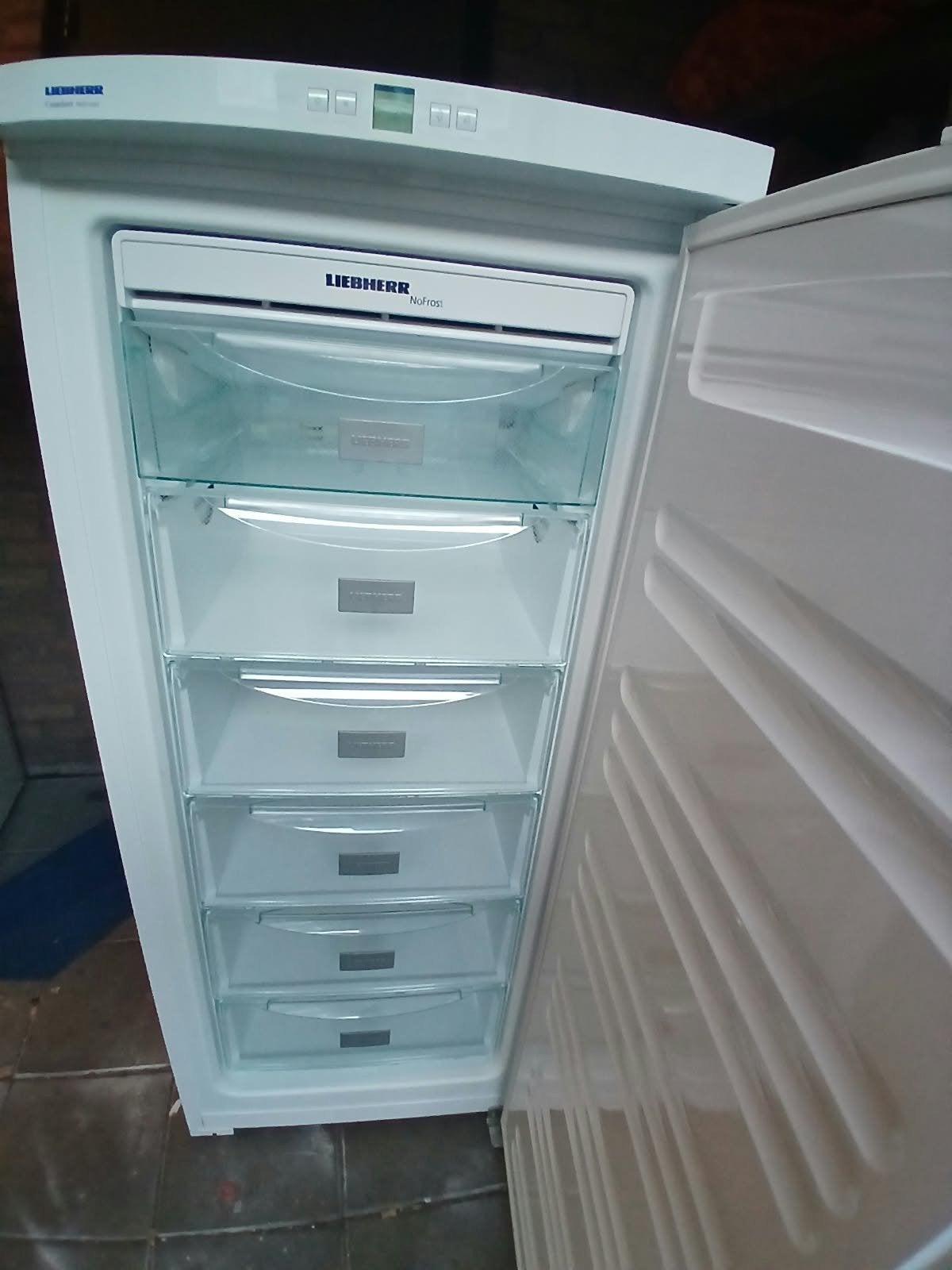 Liebherr NoFrost Vrieskast - Zo goed als nieuw, Witgoed en Apparatuur, Vriezers en Diepvrieskisten, Minder dan 60 cm, 160 cm of meer