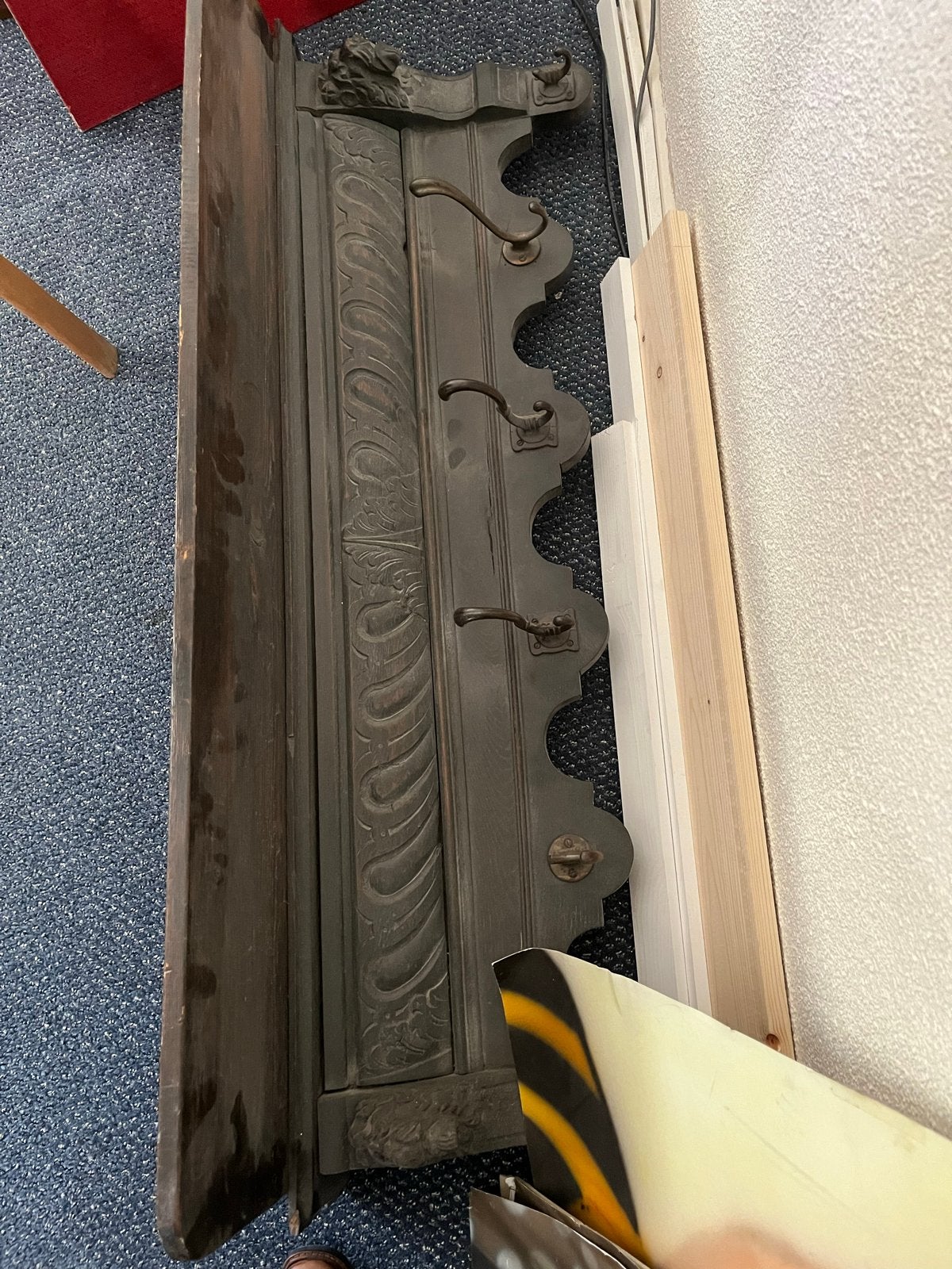 Antieke Eiken Wandkapstok met Sierlijk Houtsnijwerk, Huis en Inrichting, Ophalen, Gebruikt, Hout, Wandkapstok