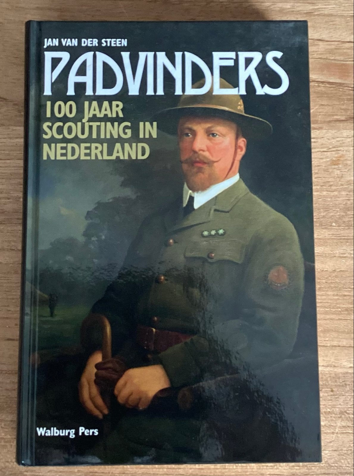 Scouting boek :Padvinders: 100 Jaar Scouting in Nederland, Ophalen of Verzenden, Gamma, Zo goed als nieuw, Niet van toepassing