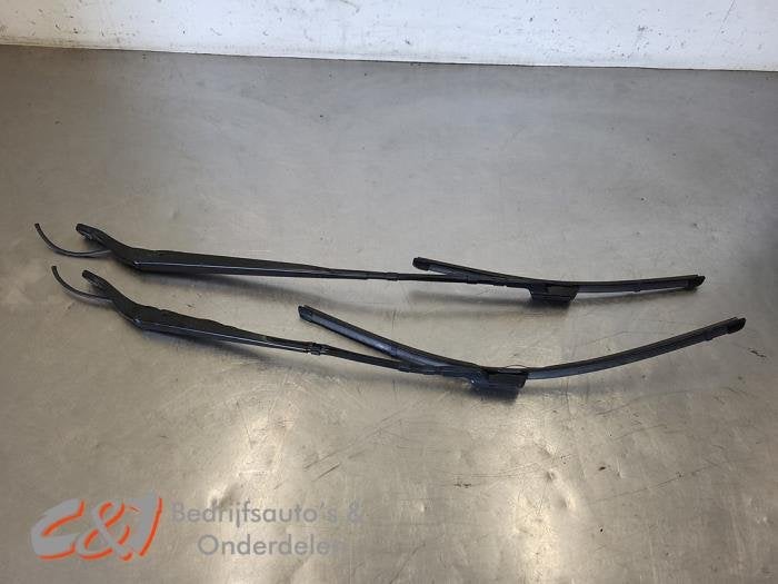 Ruitenwisserarm set van een Peugeot Partner, Auto-onderdelen, Ruiten en Toebehoren, Peugeot, Gebruikt, 3 maanden garantie, Ophalen of Verzenden
