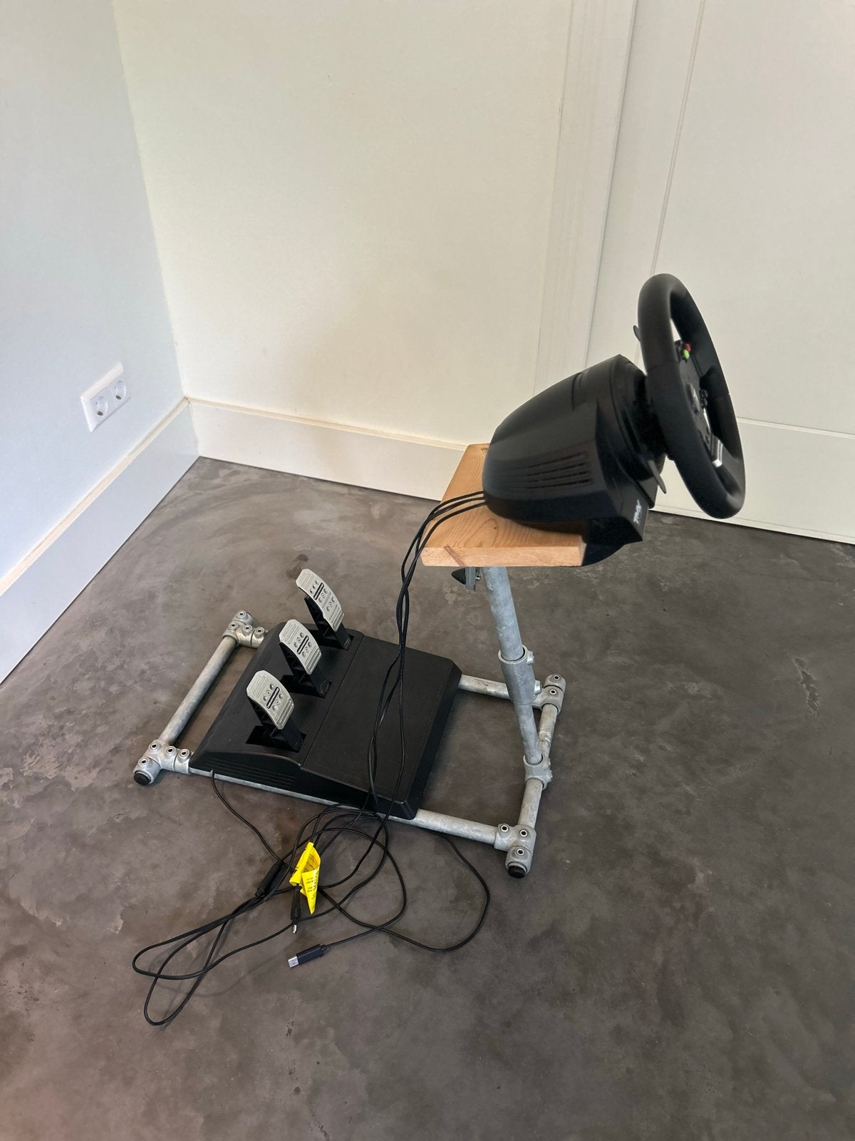 Thrustmaster TMX Pro + T3PA pedalen | Incl Houder |, Ophalen, Zo goed als nieuw, Stuurtje of Sportattribuut, Xbox Original