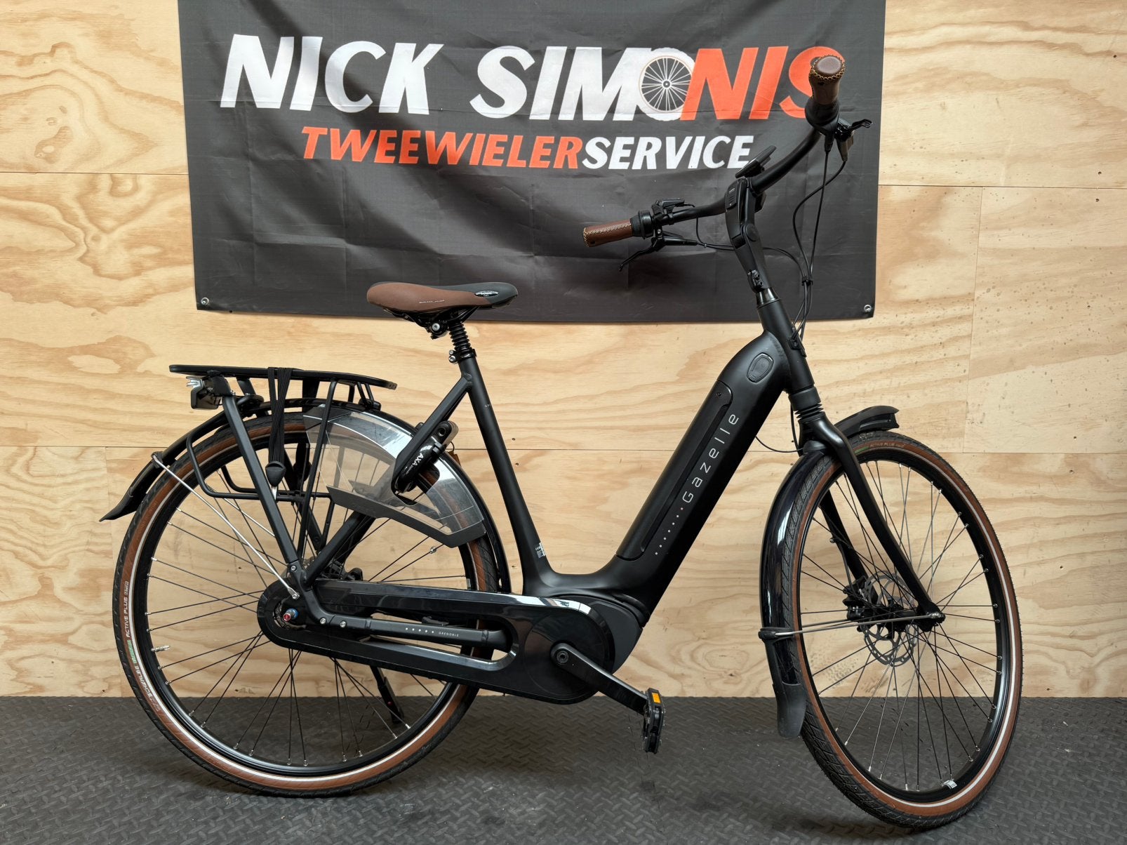 Gazelle Grenoble C8 | 2023 | 57cm | 500Wh Bosch, Fietsen en Brommers, Ophalen, Zo goed als nieuw