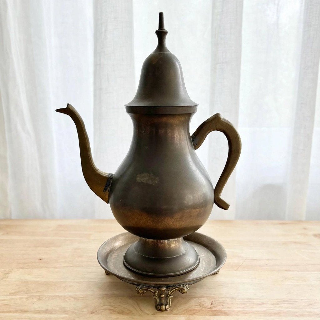 Vintage  Messing Dallah - Arabische Koffiekan, Bruin, Afrika, Overige typen, Op standaard