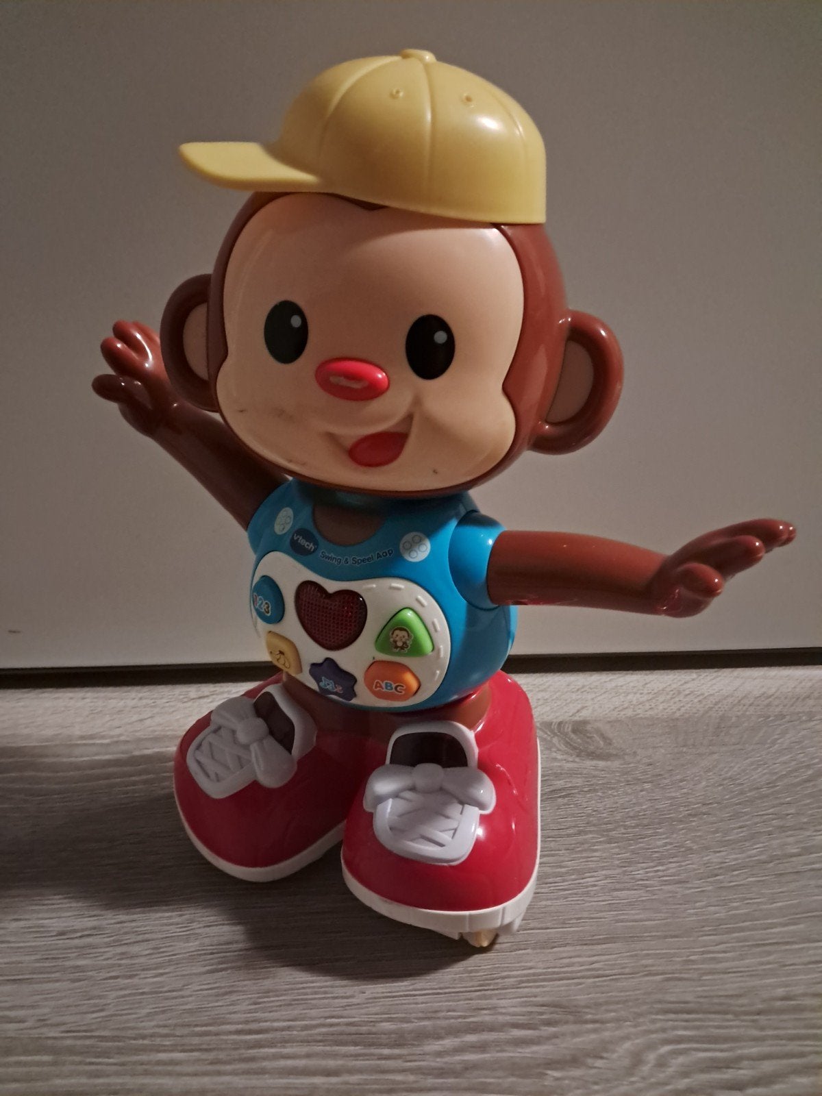 VTech Speel en Beweegaap - Dansen, Rijden, Praten, Ophalen, 6 maanden tot 2 jaar