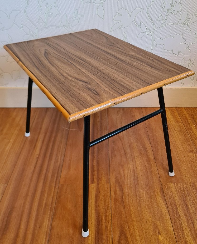 te koop: tafel voor kind / bijzettafel retro vintage, Ophalen, Gebruikt, Tafel(s)