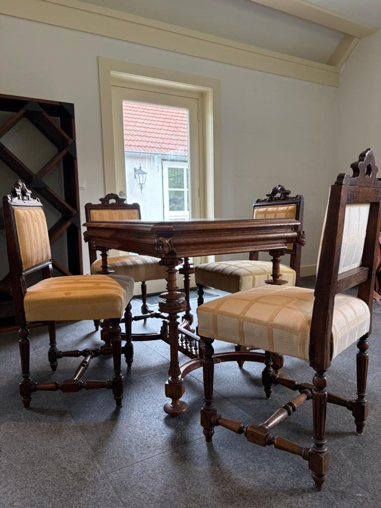 Antieke massief eiken eetkamerset tafel + 4 stoelen, Ophalen, Zo goed als nieuw, 4 tot 6 stoelen