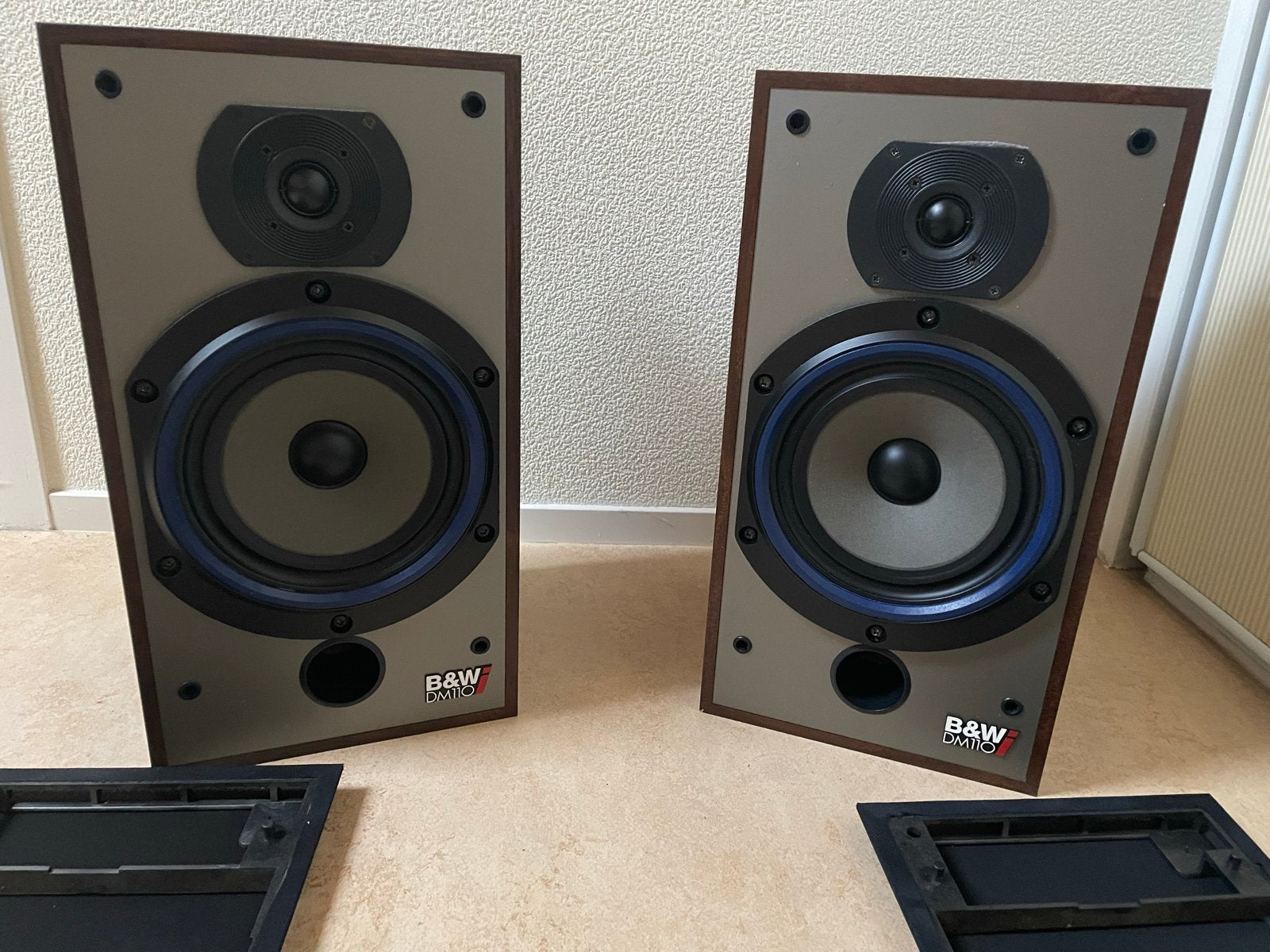 Vintage B&W DM110i Luidsprekers - Nieuwe Condensatoren, Gebruikt, Ophalen of Verzenden, Bowers & Wilkins (B&W), Basreflex