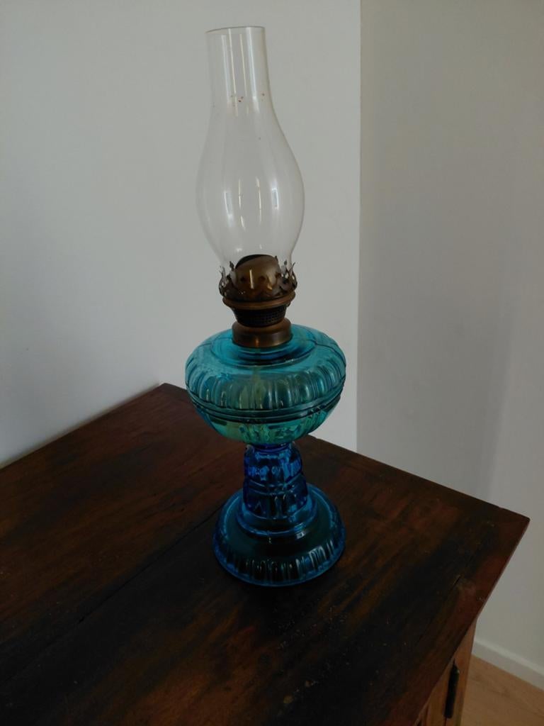 Vintage olielamp van blauw glas, Ophalen of Verzenden