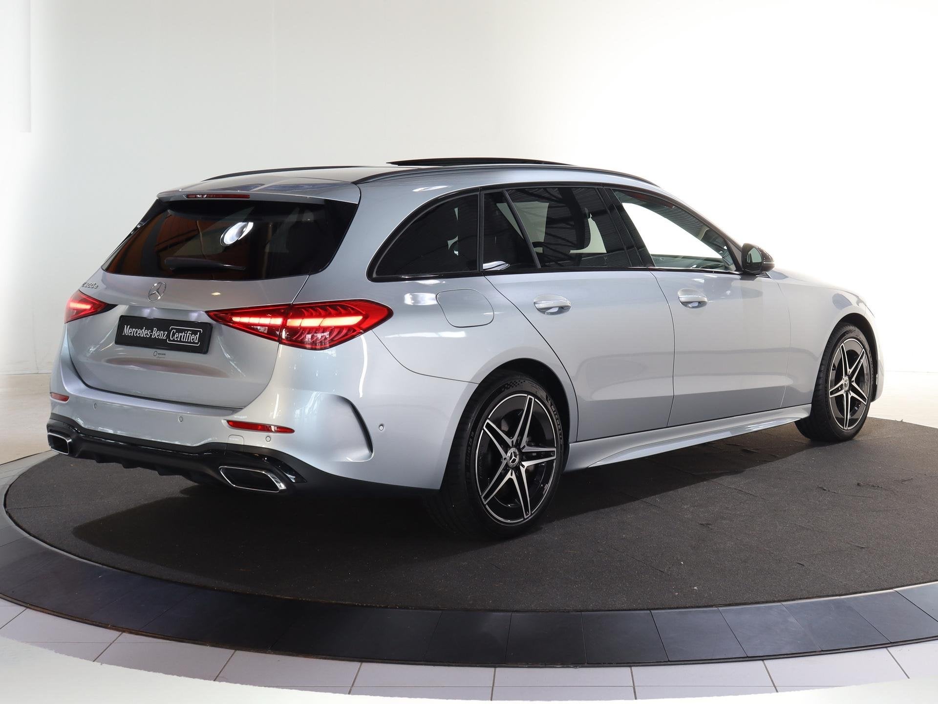 Mercedes-Benz C-klasse Estate 300 e AMG Line | Night | Memor, Auto's, Mercedes-Benz, Achterwielaandrijving, 4 cilinders, 167 km/l