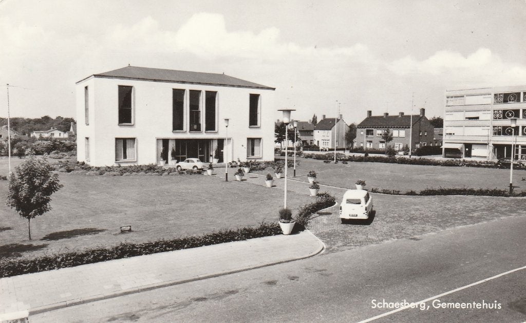 Schaesberg     Gemeente huis met oude Auto,s, Ophalen of Verzenden, 1940 tot 1960, Ongelopen, Limburg